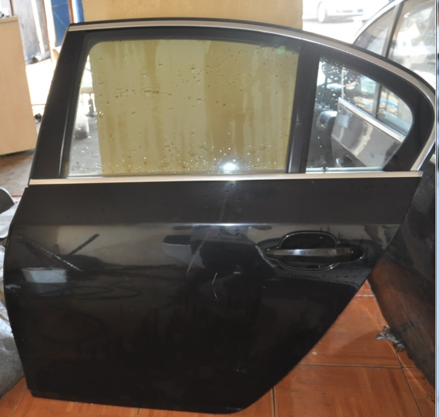 ORFİNAL DOLU ÇIKMA 520 D ÇIKMA ARKA SOL KAPI